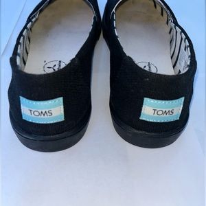 Toms Earthwise slip one